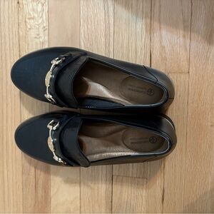 Giani Bernini Black Flats with Gold Chain